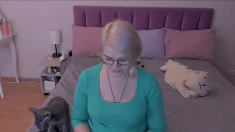 Snapshot of sabrinamacmarren chatting on 10, 3, 2025 Sabrina MacMarren online show from 10, 3, 2025