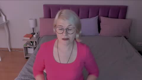 Snapshot of sabrinamacmarren chatting on 12, 3, 2025 Sabrina MacMarren online show from 12, 3, 2025