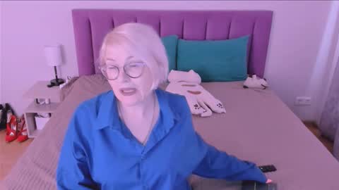Snapshot of sabrinamacmarren chatting on 25, 9, 2025 Sabrina MacMarren online show from 25, 9, 2025