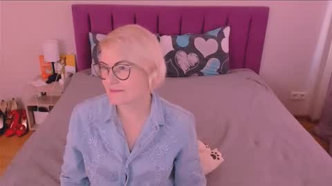 Sabrina MacMarren online show from 19, 10, 2025