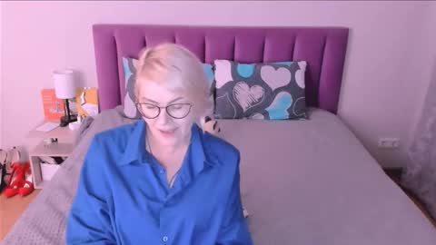 Sabrina MacMarren online show from 21, 10, 2025