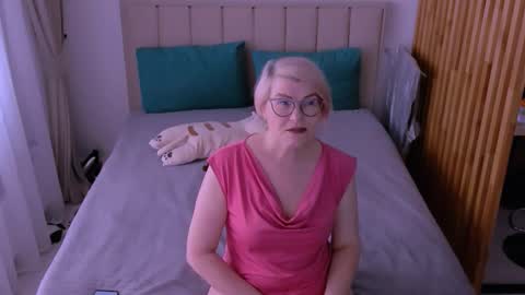 Sabrina MacMarren online show from 5, 3, 2026