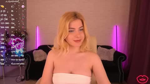 Snapshot of sabrinamuse chatting on 9, 3, 2025 Sabrina online show from 9, 3, 2025