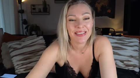 sacha__xx online show from 18, 2, 2025