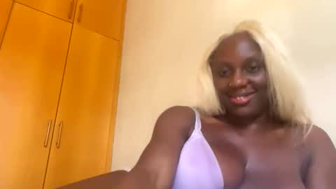 Snapshot of sade991803 chatting on 10, 6, 2026 Onika online show from 10, 6, 2026