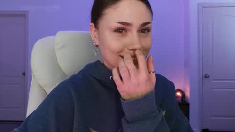 Sadie Renee  online show from 15, 9, 2025