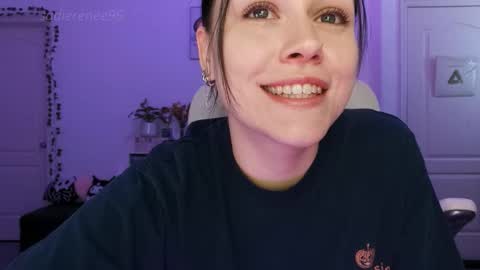 Sadie Renee  online show from 18, 11, 2025