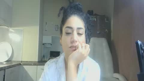Snapshot of safari_xx chatting on 28, 10, 2025 Queen online show from 28, 10, 2025