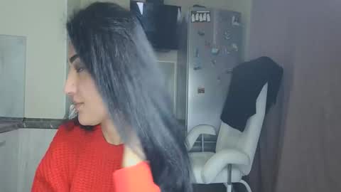 Snapshot of safari_xx chatting on 8, 11, 2025 Queen online show from 8, 11, 2025