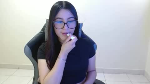 Sahaliefox  online show from 10, 11, 2025