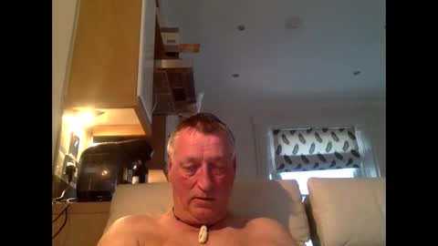 Snapshot of sail_naked chatting on 18, 4, 2026 sail_naked online show from 18, 4, 2026