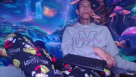 Snapshot of saint_boyy chatting on 21, 1, 2025 saint boy online show from 21, 1, 2025