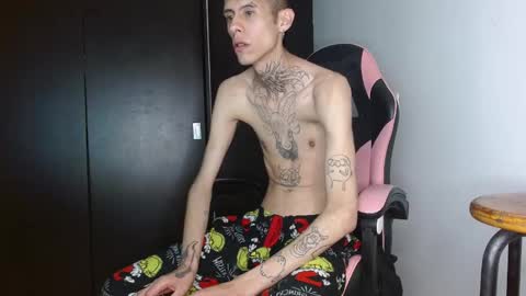 Snapshot of saint_boyy chatting on 4, 10, 2025 saint boy online show from 4, 10, 2025