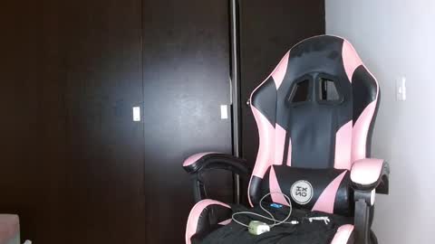 Snapshot of saint_boyy chatting on 6, 10, 2025 saint boy online show from 6, 10, 2025