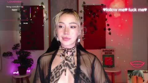 Snapshot of sakuraa_beauty chatting on 8, 4, 2026 Sakura online show from 8, 4, 2026