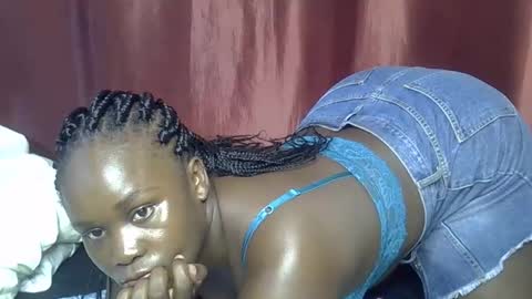 Snapshot of sally_bee1 chatting on 12, 5, 2026 sally_bee1 online show from 12, 5, 2026