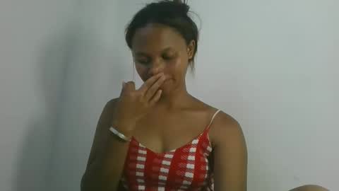 Snapshot of sallywett chatting on 14, 2, 2025 SallyWett online show from 14, 2, 2025