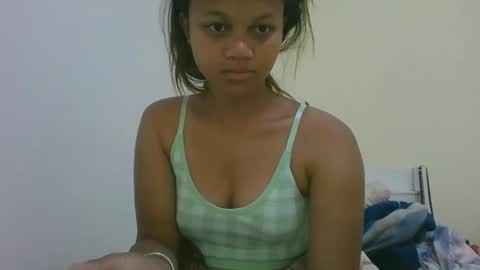 Snapshot of sallywett chatting on 28, 10, 2025 SallyWett online show from 28, 10, 2025