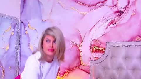 SalmaRoze online show from 25, 11, 2025