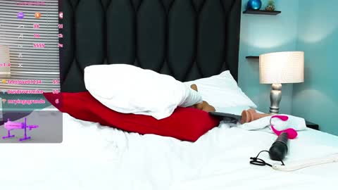 Snapshot of salome_adams1 chatting on 3, 1, 2025 online show from 3, 1, 2025