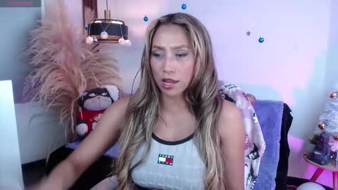 Snapshot of salome_drasin chatting on 22, 12, 2025 salome_drasin online show from 22, 12, 2025