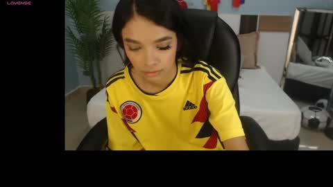 Snapshot of salome_veles chatting on 3, 7, 2026 salome_veles online show from 3, 7, 2026