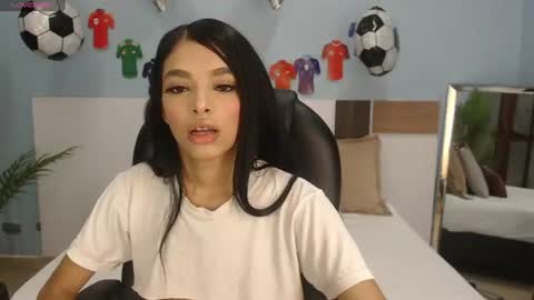 Snapshot of salome_veles chatting on 8, 7, 2026 salome_veles online show from 8, 7, 2026