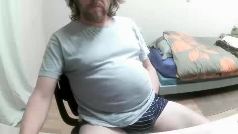 Snapshot of saltimbanquier chatting on 7, 2, 2025 Saltimbanquier Salt ou Banquier online show from 7, 2, 2025