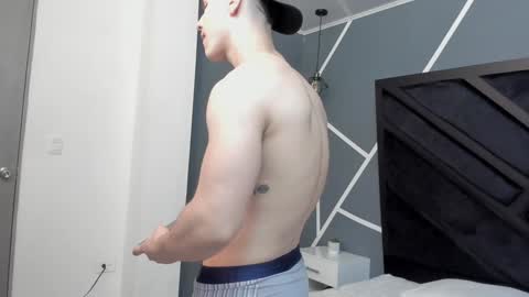 Snapshot of salvatore_damore chatting on 5, 12, 2024 SALVATORE online show from 5, 12, 2024
