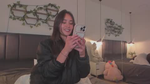 Stefana    or    Samchispas online show from 12, 12, 2024