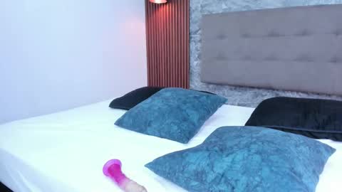 Sam Clark online show from 21, 10, 2025