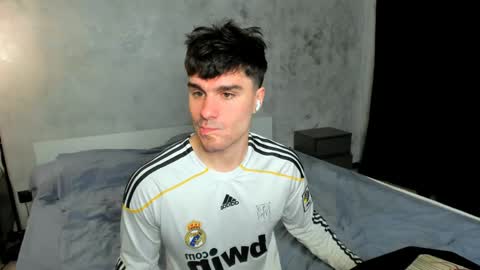 Snapshot of sam_huston18 chatting on 4, 6, 2026 BACK IN 2 WEEKS online show from 4, 6, 2026