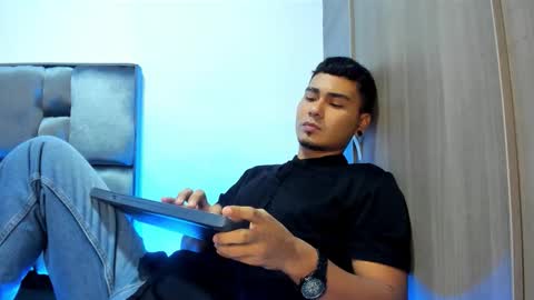 Snapshot of sam_knight_ chatting on 19, 12, 2025 SAM online show from 19, 12, 2025