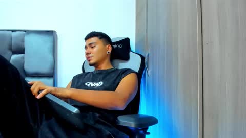 Snapshot of sam_knight_ chatting on 20, 12, 2025 SAM online show from 20, 12, 2025