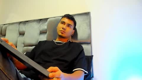 Snapshot of sam_knight_ chatting on 21, 12, 2025 SAM online show from 21, 12, 2025