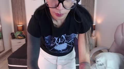 SAM MANSON online show from 28, 12, 2024
