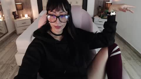 SAM MANSON online show from 11, 1, 2025