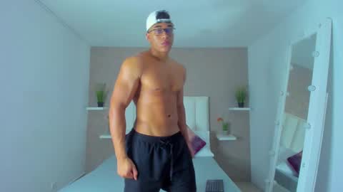 sam_rouge online show from 24, 2, 2025