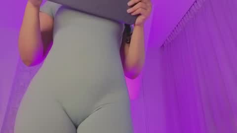  samanta  online show from 21, 10, 2025