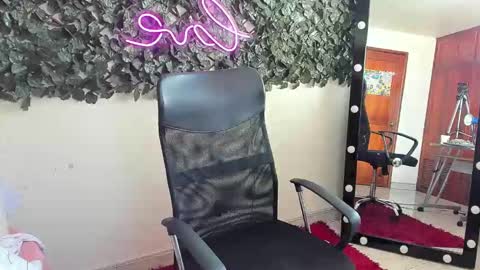 samantaortiz_ online show from 1, 12, 2025