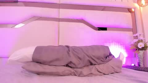 Samantha Beckham online show from 17, 2, 2025