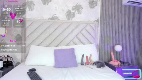 Snapshot of samantha_duque11 chatting on 27, 12, 2024 Samantha online show from 27, 12, 2024