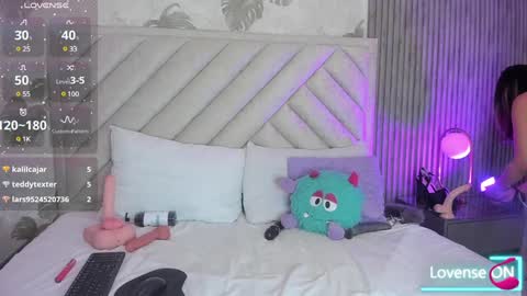 Snapshot of samantha_duque11 chatting on 8, 2, 2025 Samantha online show from 8, 2, 2025