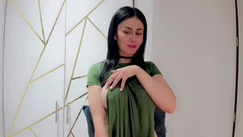 Snapshot of samantha_larusso_ chatting on 21, 12, 2024 Andy online show from 21, 12, 2024