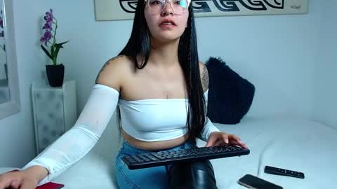 Snapshot of samantha_vaker chatting on 10, 5, 2026 samantha_vaker online show from 10, 5, 2026