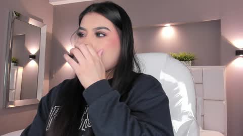  Samanthaa online show from 5, 1, 2025