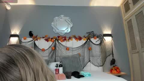  Samanthaa online show from 18, 10, 2025