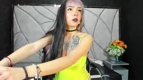 Samantha Smitth online show from 9, 4, 2026