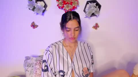 Samara is my name a pleasure delighted that you are here leave your thumb up it is important to me online show from 11, 1, 2025