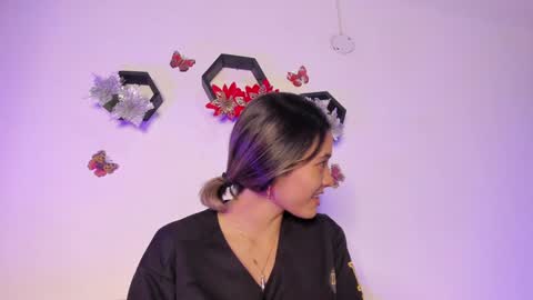 Samara is my name a pleasure delighted that you are here leave your thumb up it is important to me online show from 14, 1, 2025